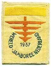 1937-wj5-embroidered-badge.jpg (14208 bytes)
